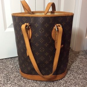 Louis Vuitton Bucket Bag faux